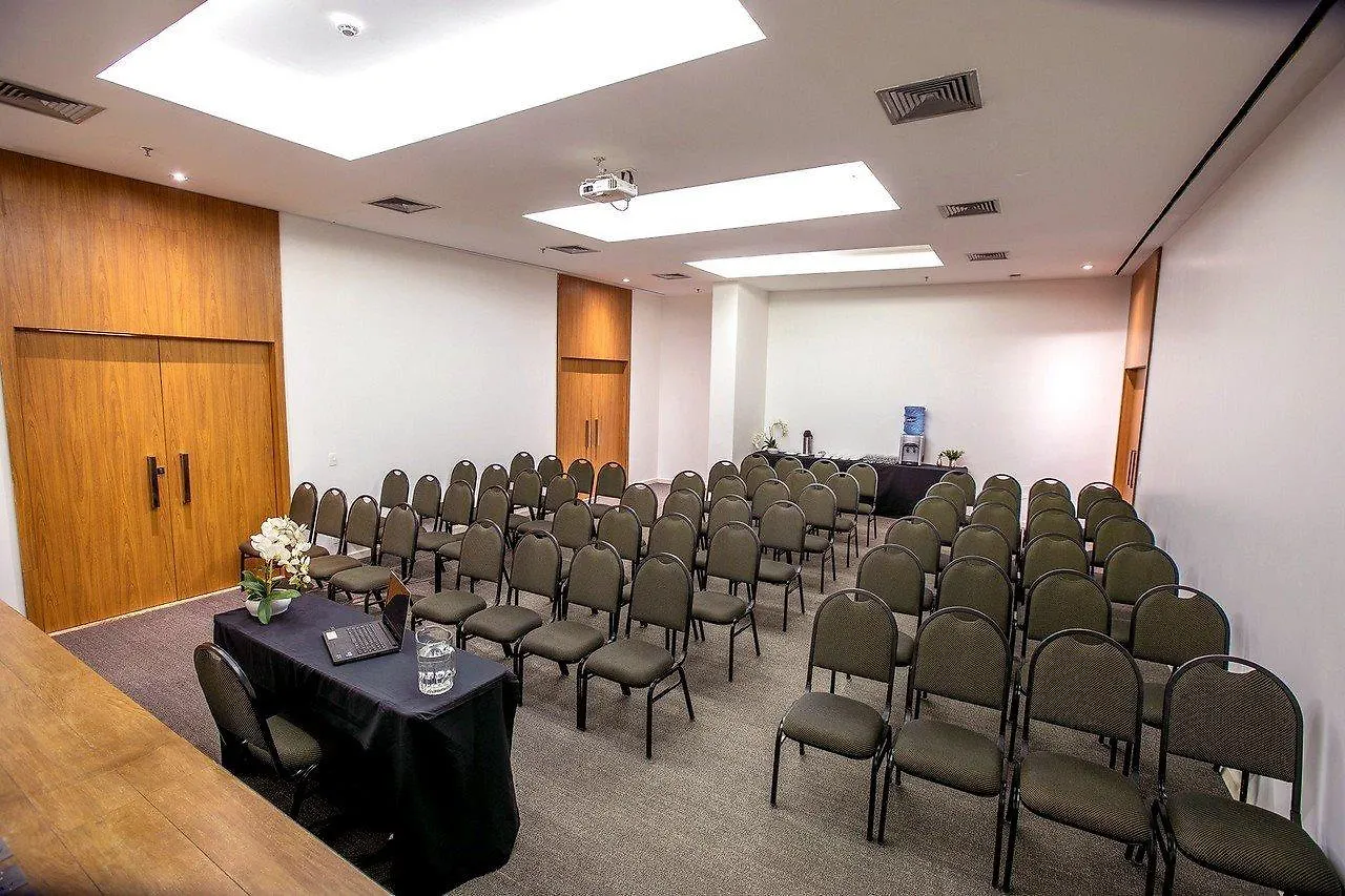 Hplus Vision Executive Brasilia 4*,
